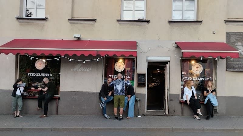 Burbulio Vyninė, baras Vilniuje