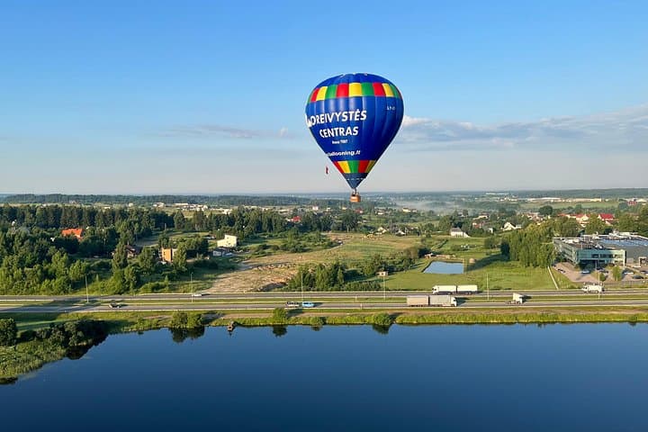 Skrydis oro balionu Vilnius, Trakai su pervežimu ir šampanu